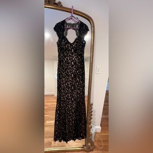 Tadashi Shoji lace overlay black tie gown. Size 8 (S) women’s.